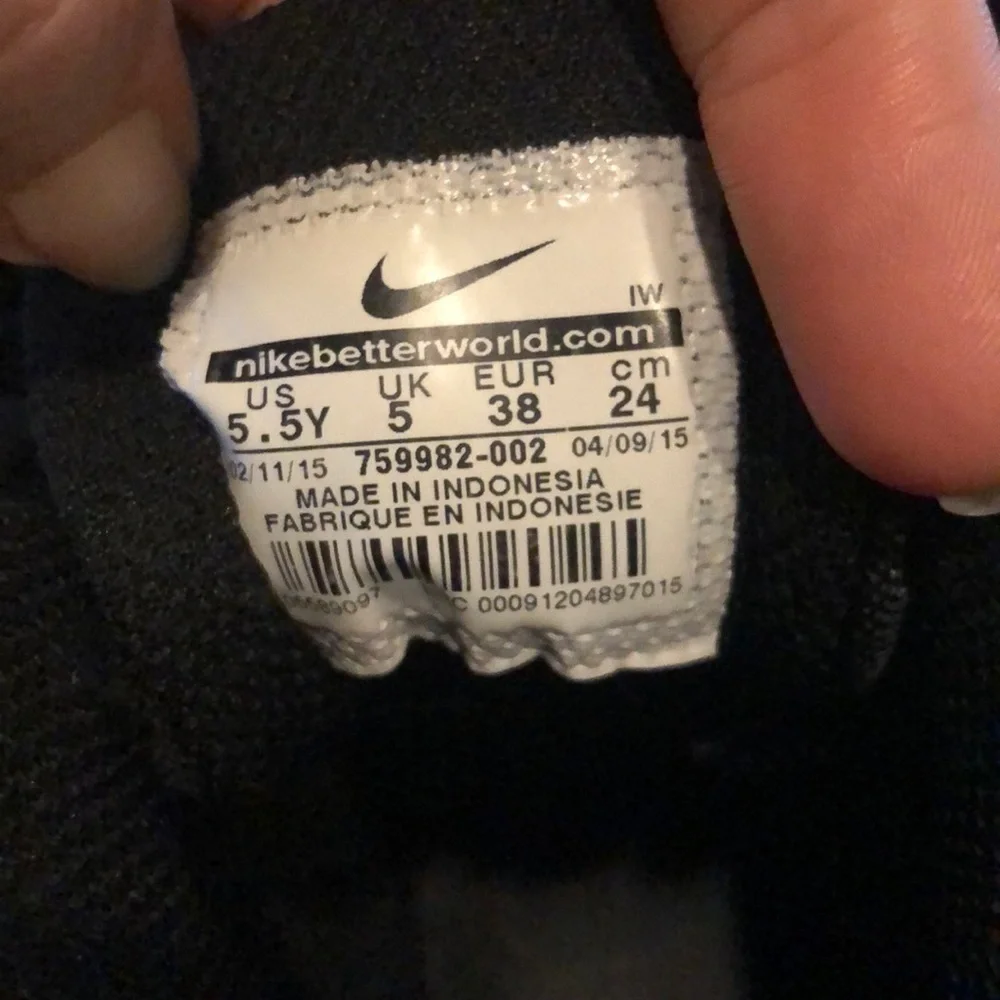 Nike Air Without a Doubt High Top Sneakers 5.5 Y‎